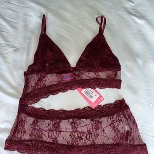 Lace top in Burgundy